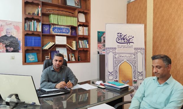 صوت زیبا نوجوانان را پای ثابت کرسی های تلاوت قرآن می کند صوت زیبا نوجوانان را پای ثابت کرسی های تلاوت قرآن می کند