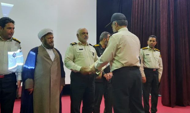 آیین تکریم و معارفه فرمانده انتظامی جیرفت برگزار شد آیین تکریم و معارفه فرمانده انتظامی جیرفت برگزار شد