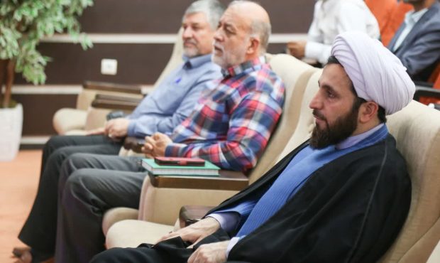 دوره آموزشی «حسنه ماندگار» ویژه خادمیاران رضوی در استان کرمان برگزار شد دوره آموزشی «حسنه ماندگار» ویژه خادمیاران رضوی در استان کرمان برگزار شد