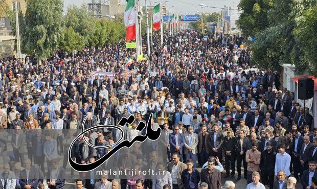 گزارش تصویری/ سنگ تمام جیرفتی ها در راهپیمایی ۲۲ بهمن ماه گزارش تصویری/ سنگ تمام جیرفتی ها در راهپیمایی ۲۲ بهمن ماه