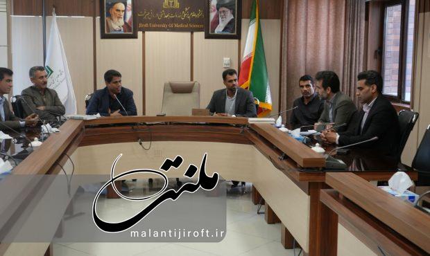 جلسه دکتر نجفی سرپرست معاونت توسعه دانشگاه با رئیس هئیت والیبال، رئیس تربیت بدنی دانشگاه و اعضای تیم