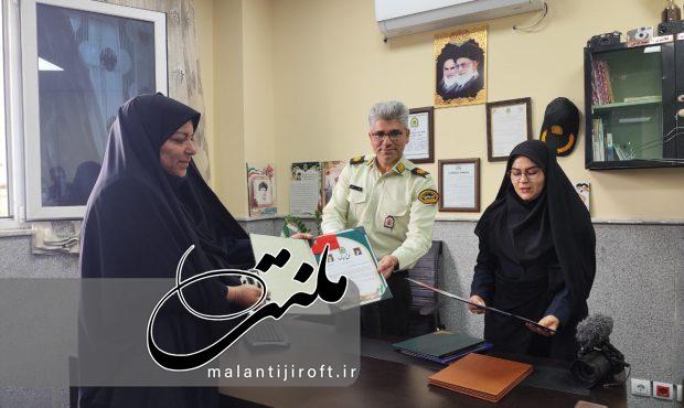 تجلیل رییس کلانتری ۱۱ از خبرنگاران و پلیس های افتخاری تجلیل رییس کلانتری ۱۱ از خبرنگاران و پلیس های افتخاری