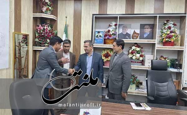 علیرضا بهرامی به عنوان رئیس اداره راه وشهرسازی منوجان منصوب شد علیرضا بهرامی به عنوان رئیس اداره راه وشهرسازی منوجان منصوب شد