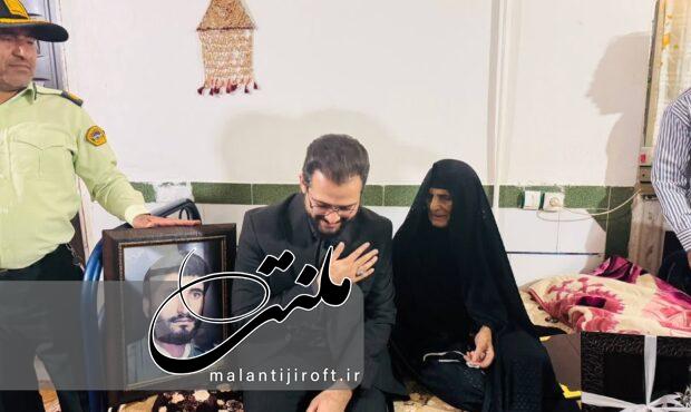 دلجویی از خانواده شهید، وظیفهای انقلابی و انسانی دلجویی از خانواده شهید، وظیفهای انقلابی و انسانی