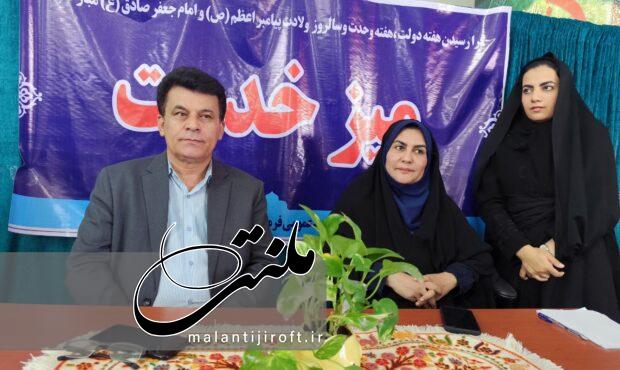میز خدمت دستگاه های اجرایی شهرستان جیرفت و ادارات کل در نماز جمعه