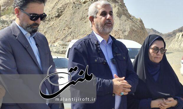 آغاز عملیات اجرایی روکش آسفالت محور جیرفت ـ سهراهی بم با اعتبار ۳۶۰ میلیارد ریال آغاز عملیات اجرایی روکش آسفالت محور جیرفت ـ سهراهی بم با اعتبار ۳۶۰ میلیارد ریال